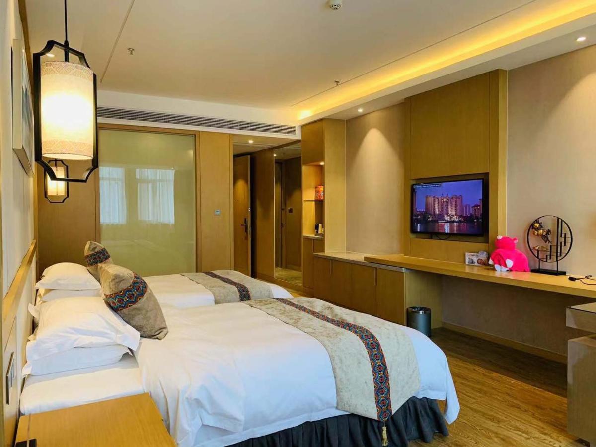 Отель Ramada Plaza By Wyndham Эньши Экстерьер фото