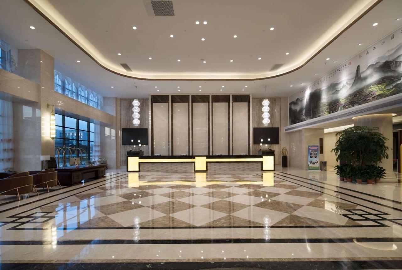 Отель Ramada Plaza By Wyndham Эньши Экстерьер фото